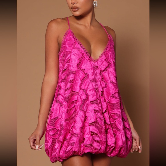 Gorgeous bright pink VERY MINI dress from Fashion Nova. Spring 2023 collection. - Picture 1 of 1